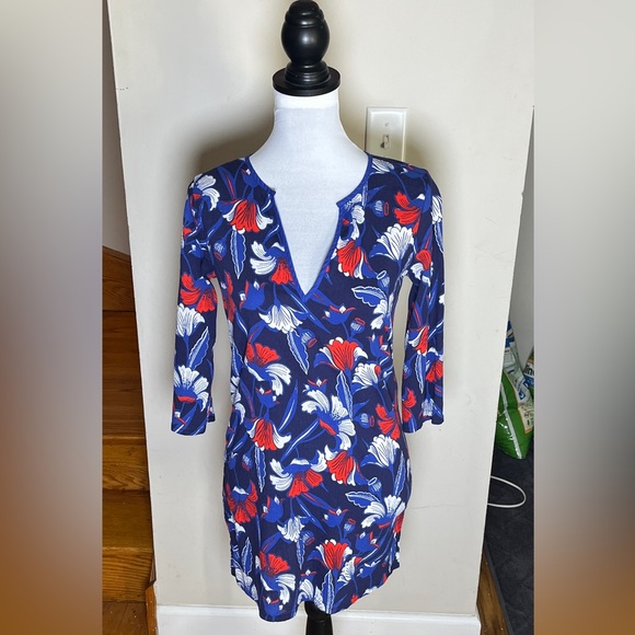 Floral V-Neck Tunic in Red, White, and Blue - Picture 1 of 10